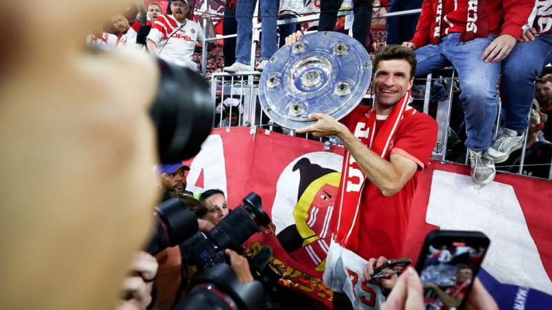 Thomas Müller hört sich auch in den USA um