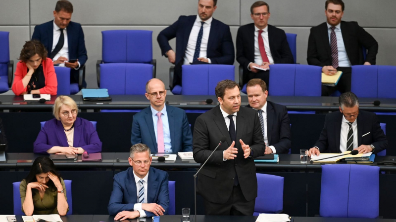 Bundeskanzler Friedrich Merz gibt erste Regierungserklärung ab – live